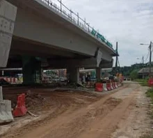 Laluan masuk ke kilang
